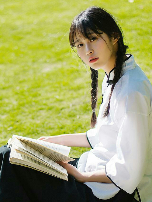 mk体育全站-C罗携全家度假照片引爆热搜，c罗一家