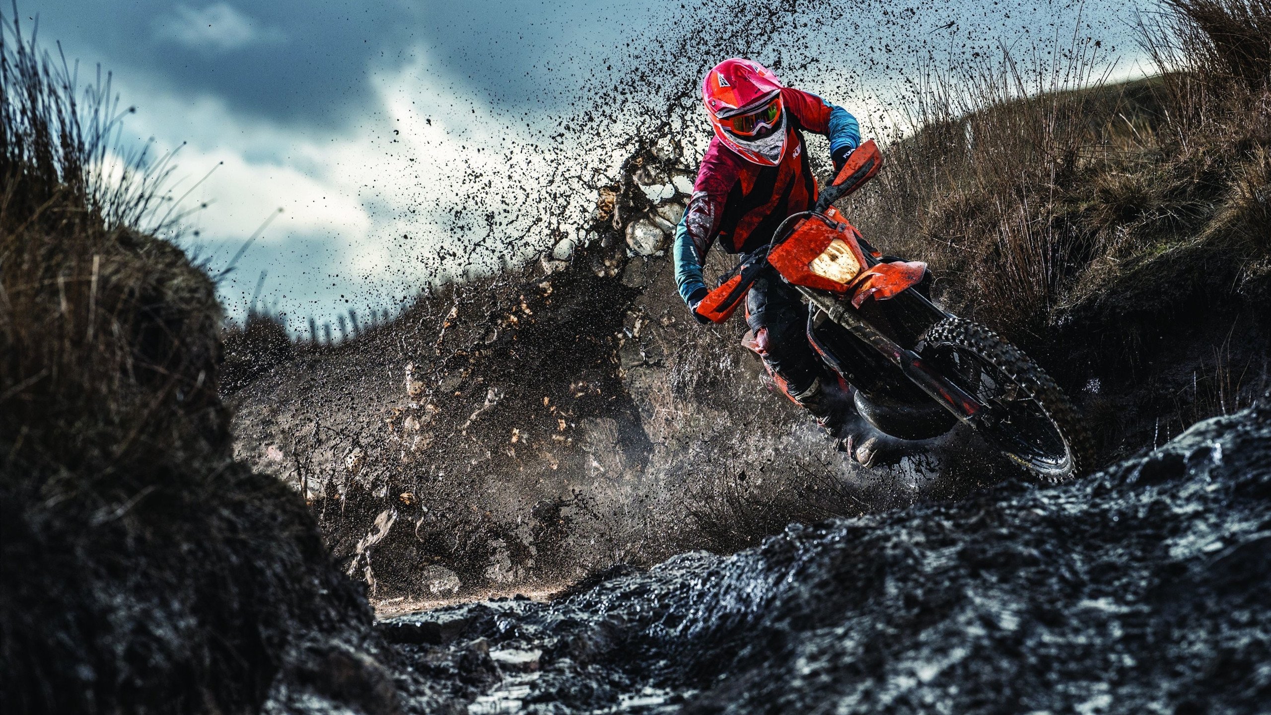 mk体育网页-蛙泳选手划幅扩大、润滑度明显提升,蛙泳划手速度要求慢还是快